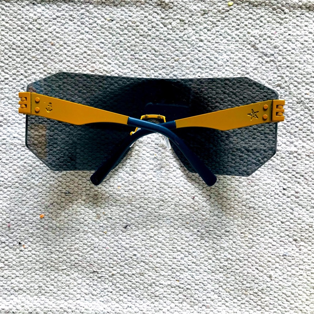 💛 Handcrafted Italian Sheriff & Cherry Sunglasses - Picture 11 of 16